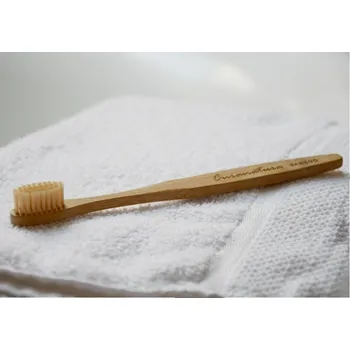 Zubní kartáček Eoné kosmetika s.r.o. Eoné ZUBNÍ KARTÁČEK S BAMBUSOVOU RUKOJETÍ I ŠTĚTINAMI