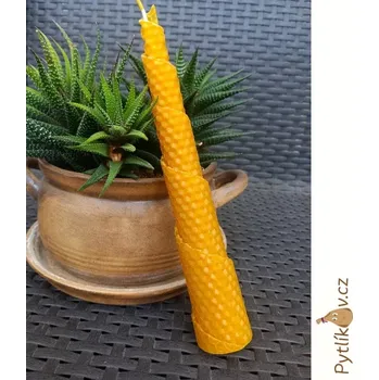 Svíčka Svíčka motaná dlouhá 100% včelí vosk (Tato svíčka byla vyrobena ručně z pravého včelího vosku vyčištěného do nejvyšší možné kvality.)