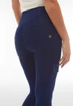 Freddy kalhoty WR.UP® v džínové barvě s modrým švem, cargo styl - kapsy na nohavicích, vysoký pas na zip, super skinny střih, 7/8 délka Dostupná velikost: XS