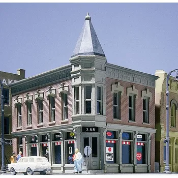 Modelová železnice městský rohový dům s prodejnou Woodland Scenics DPM51300