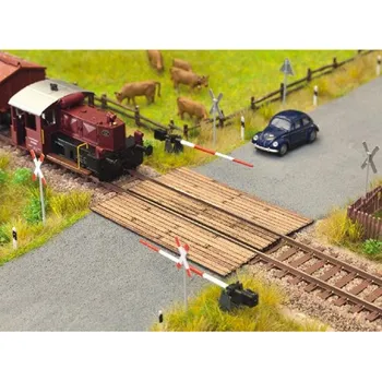 Modelová železnice železniční přejezd dřevěné fošny Noch 14305