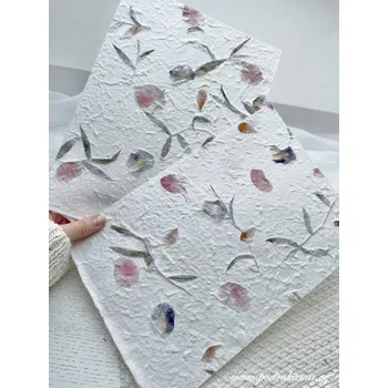 Umělecký papír Sapaimport Morušový papír s vlisovanými listy a lístky 02 Velikost: 23x32 cm