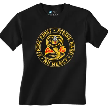 Chlapecké tričko Dětské tričko Cobra Kai Strike first (Od 3 do 13 let) (Velikost: 7-8, Barva: Černá)