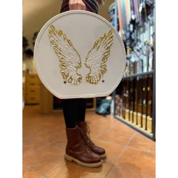 Kloboukovka s andělskými křídly