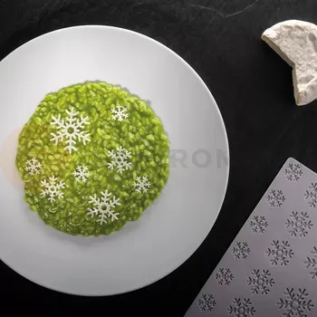 Čokoládová tyčinka Silikonová forma na předkrm 24x sněhové vločky různých velikostí, 300x175 mm | PAVONI, GG065S