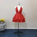 Třpytivé šaty s hlubokým výstřihem Barva: Červená, Velikost: XS