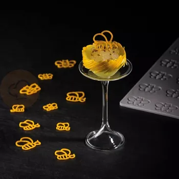 Čokoládová tyčinka Silikonová forma na předkrm 52x včely 20+25+30x1,5 mm, 300x175 mm | PAVONI, GG064S