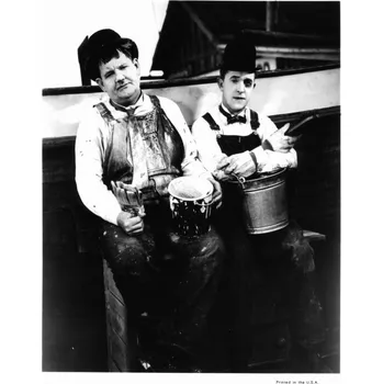 Plakát Plakát, Obraz - Oliver Hardy And Stan Laurel In 'Towed In A Hole'