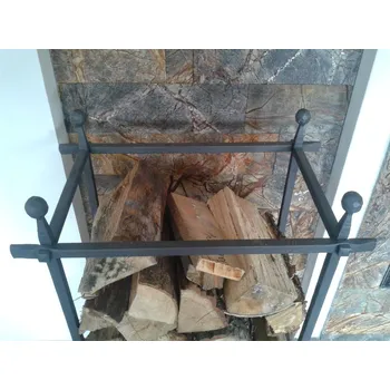 Kovaný stojan na dřevo