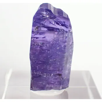 Drahý kámen Tanzanit z Tanzánie 26x13mm