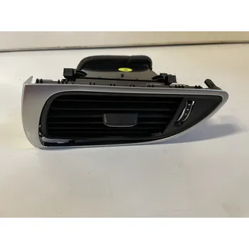 Ventilátor topení a klimatizace 4G1820902 Výdech ventilace spolujezdec AUDI A6