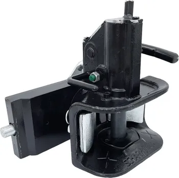 Tažné zařízení Automatický závěs Scharmüller s čepem 31 mm do etáže traktoru o šířce 330 mm s drážkou 30 mm a zajišťovacími čepy 20 mm