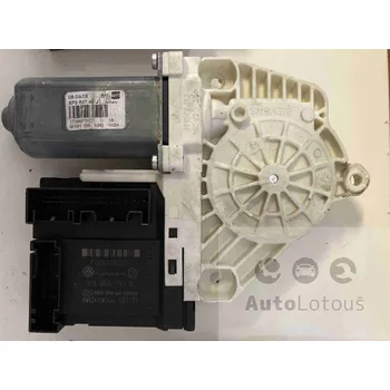 Motorek stěrače a odstřikovače Levý přední motorek stahovačky s jednotkou Seat Altea 5P0837401J 1K0959793H