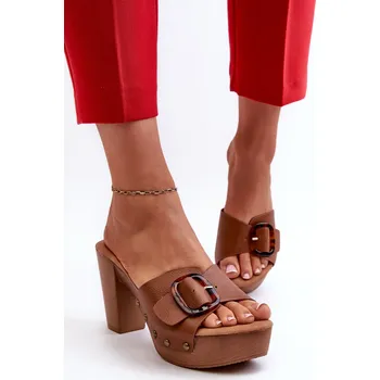 Dámské pantofle Dámské klínové sandály s prstencem Betinna Barva: Béžová, Velikost: 38