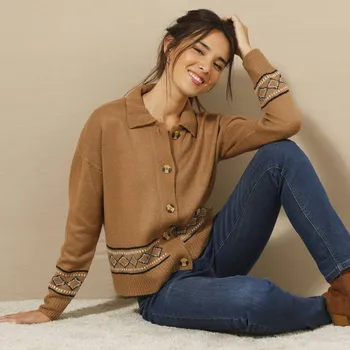 Dámský svetr Propínací svetr se žakárovým vzorem oříšková 34/36