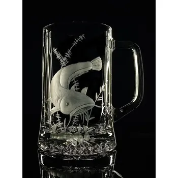 Sklenice půllitr se sumcem - ručně ryté (broušené) dárek pro rybáře