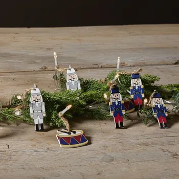 Vánoční dekorace Světelný LED řetěz 10 figurek délka 180 cm Star Trading Nutcracker - vícebarevný