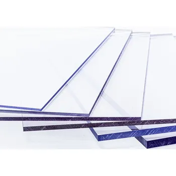 Průsvitná krytina Deska polykarbonátová plná MAKROLIFE 8 2UV čirá 2 100×6 500 mm