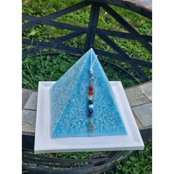 Svíčka Svíčka pyramida se stříbrným přívěskem