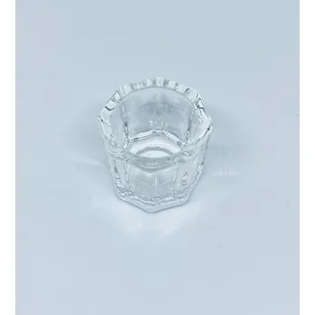 Skleněný kalíšek na tekutiny 2.