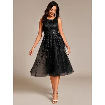 Dámské šaty Tylové flitrové šaty bez rukávů s žakárovým zdobením Barva: Černá, Velikost: M