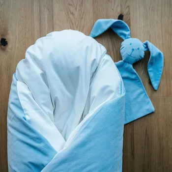 Zavinovačka Lily is sailing Péřová zavinovačka Baby blue velvet Velikost: 80 x 80 cm, Varianta: povlak zapínání na knoflíky