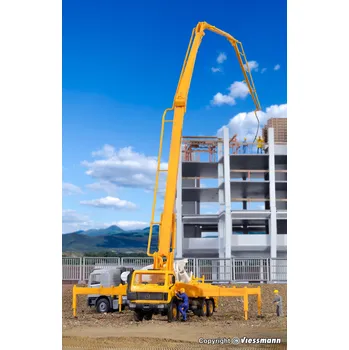 Modelová železnice H0 - Čerpadlo na beton SCHWING 4-osé, stavebnice / Kibri 10200