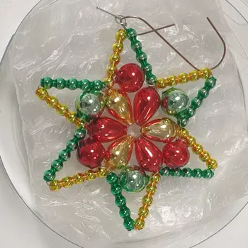 Vánoční ozdoba Vánoční hvězda "HUDEROVKA" - zelená/červená/žlutá (vánoční ozdoby z dutých perlí)