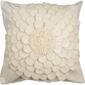 Dekorativní polštářek Béžový povlak na polštář s plastickým motivem květiny Fientje – 45x45 cm