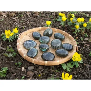 Přírodní kámen LABRADORIT Madagaskar, cca 2 - 2,5 cm, 20 - 30 g