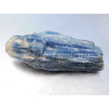 Přírodní kámen KYANIT Brazílie, délka cca 7 cm, 90 - 130 g