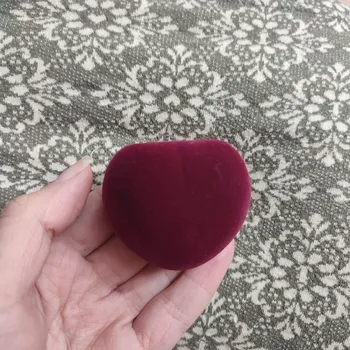 Dárková krabička Sametová krabička na puzetky nebo prsten srdce bordó