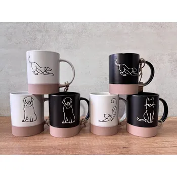 Hrnky s mazlíčky Design: Pes protahující se černý