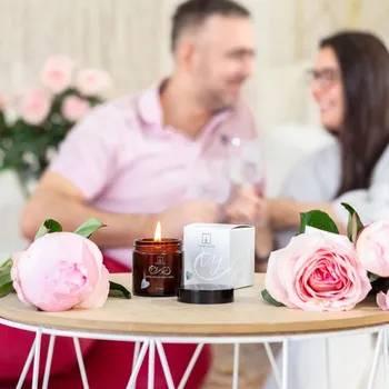 Svíčka Tvoje Svíčka Vonná svíčka TY A JÁ ŠEDIVÁ - pomeranč, bergamot, alojzie, yuzu - černá s víčkem ml: 60 ml (55 g)