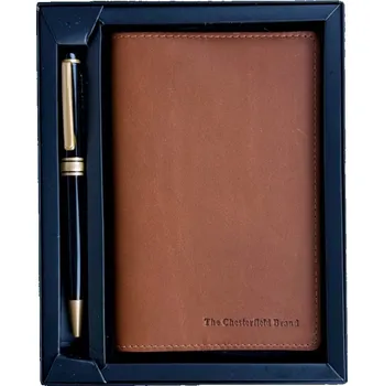 The Chesterfield Brand Dárkový set - kožený diář a propiska