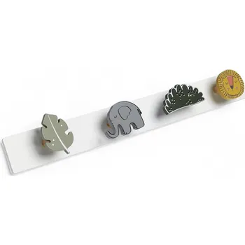 Věšák LA FACTORY Dětský věšák na oblečení THE KING OF THE JUNGLE, 60 x 8 x 7 cm