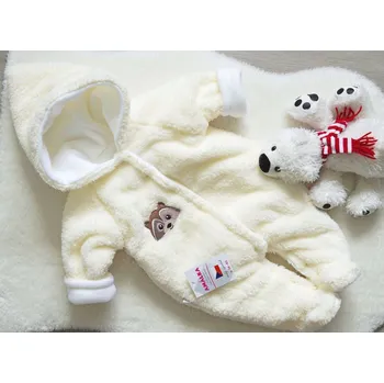 Kojenecká kombinéza AMÁLKA Chlupatá kojenecká krémová kombinéza, medvídek mýval Velikost: 74-80