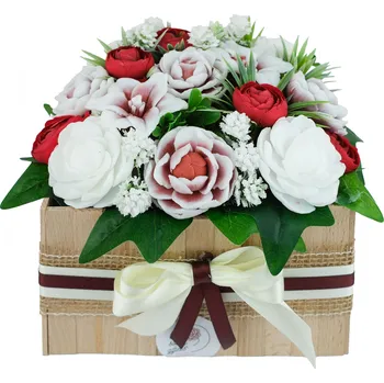 umělá květina Mýdlová kytice bílých a hnědých pivoněk - kytice v dřevěném boxu