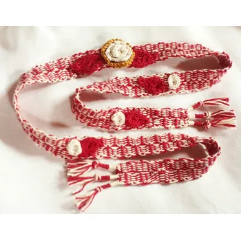 Karetkovaný pás s růžemi