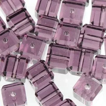 Korálek CZ Broušená kostička 4mm tmavě fialová (8ks)