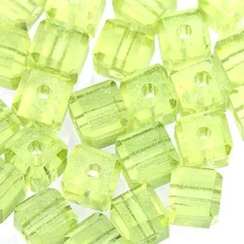 Korálek CZ Broušená kostička 4mm světle zelená (8ks)