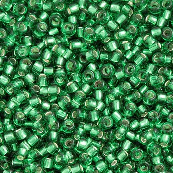 Korálek TOHO Co., Ltd. TOHO Round 11/0 Silver Lined Grass Green