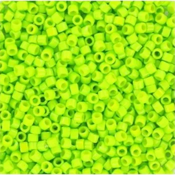 Korálek Miyuki Delica 11/0 duracoat opaque dyed kiwi (DB-2121)
