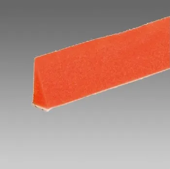 DEN BRAVEN Pěnový těsnicí klín úžlabí VALLEY WEDGE 60mm*1m černá