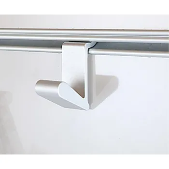 Příslušenství ke karavanu Háček stříbrný.15x24x34mm SB