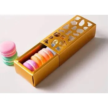 Dárková krabička Krabička na makronky zlatá se zdobeným okénkem 13 x 6 x 4 cm (na 4 kusy)