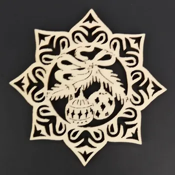 Vánoční dekorace AMADEA Dřevěná ozdoba hvězda s koulemi 9 cm