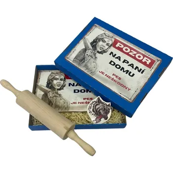 Plechová cedule Dárkový box - Pozor na paní domu II Velikost cedule: A4 (30x20 cm)