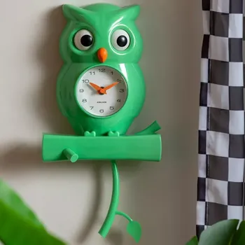 Hodiny Nástěnné hodiny s kyvadlem sova OWL zelené KARLSSON (Barva-Zelená)