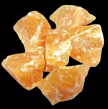 Přírodní kámen Medový kalcit – přírodní krystal 6–8 cm pro energii a harmonii